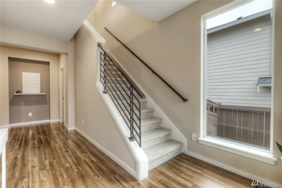 Property Photo: 5535 Elaine Ave SE WA 98092