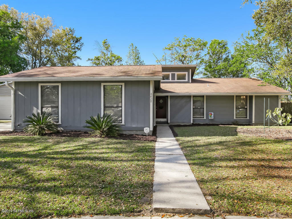 Property Photo: 8428 Beautybush Court FL 32244