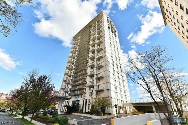 Property Photo:  160 Overlook Avenue 12A  NJ 07601 