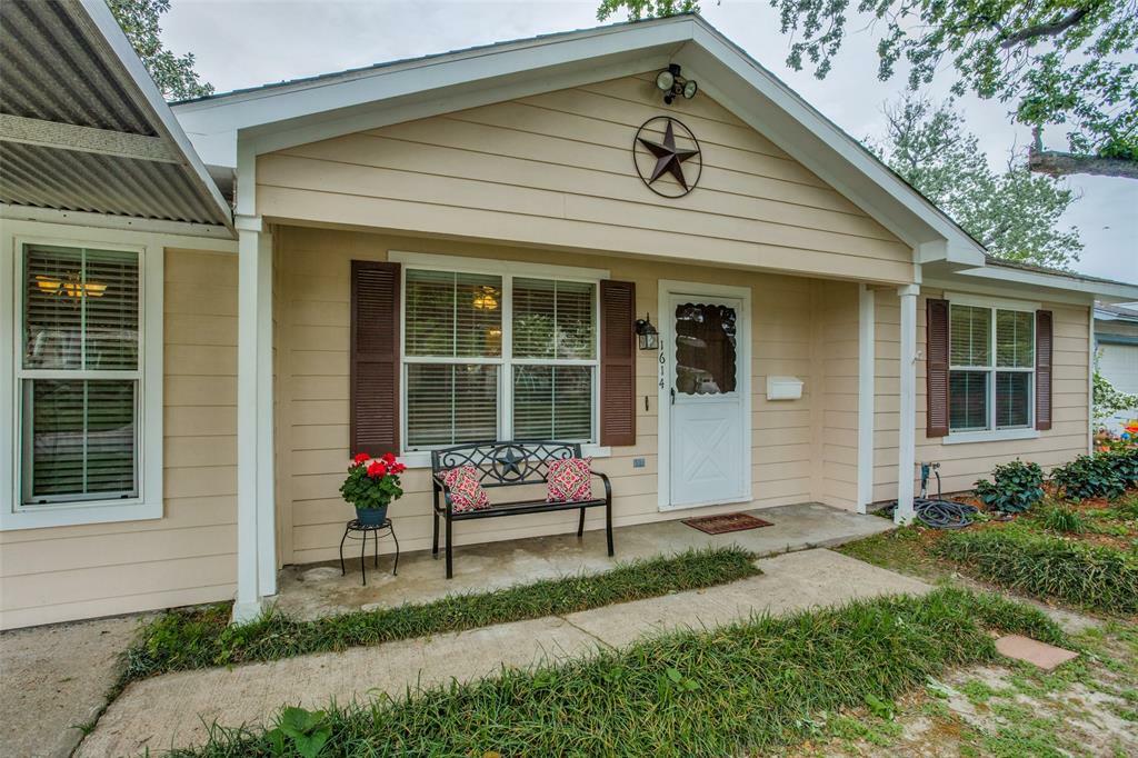 Property Photo:  1614 Woodcrest Drive  TX 77018 