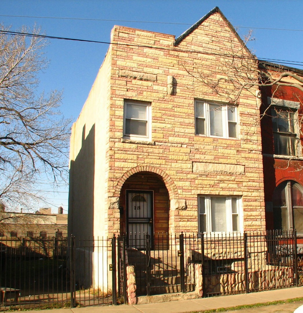 Property Photo:  326 North Francisco Avenue  IL 60612 