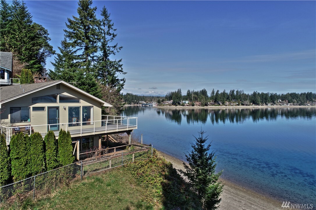 Property Photo:  151 E Island Crest Rd  WA 98546 