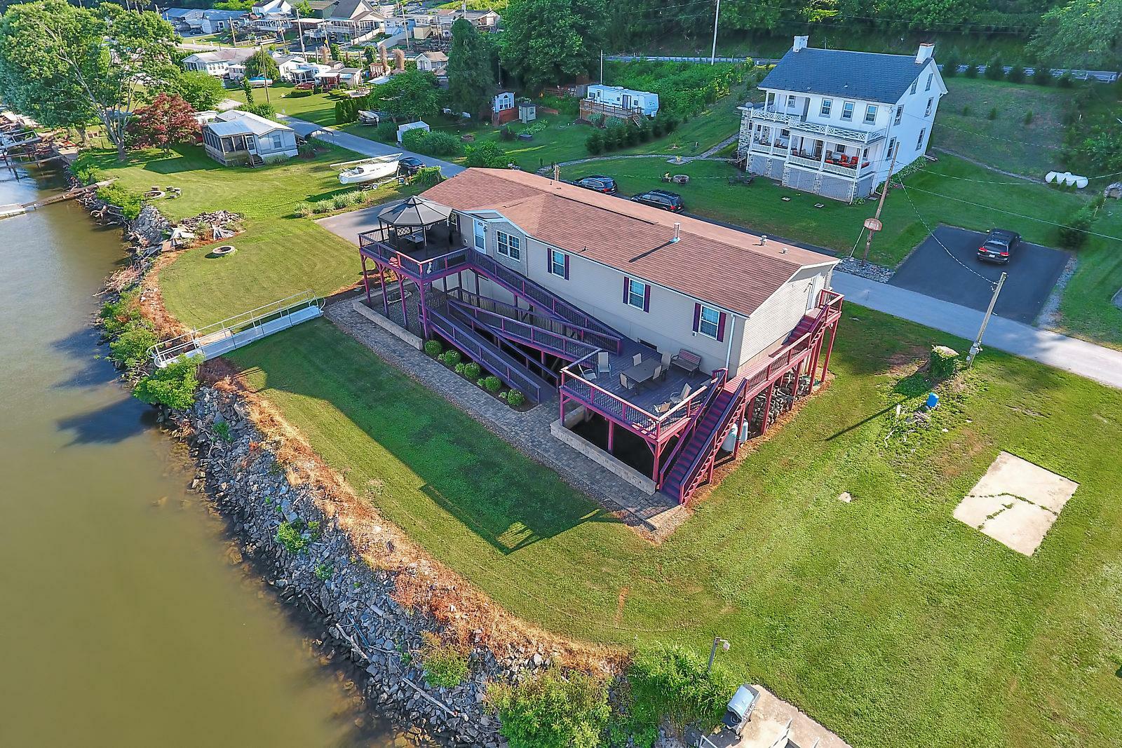 Property Photo:  535 Boathouse Road  PA 17368 