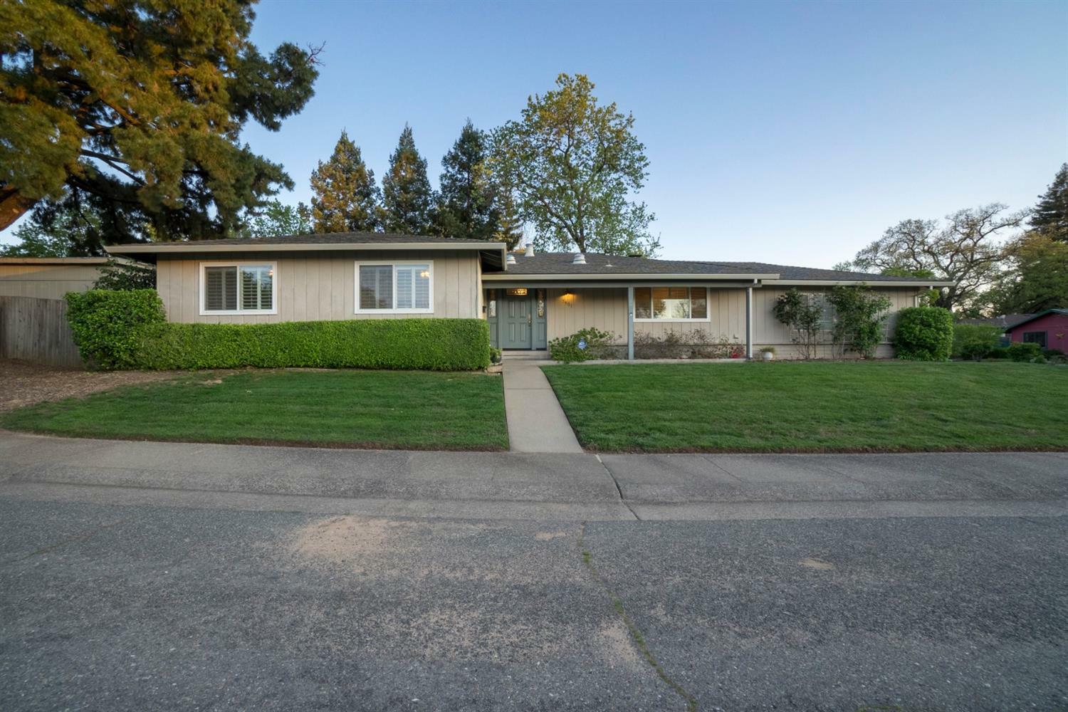 Property Photo:  7901 Willowcrest Way  CA 95628 