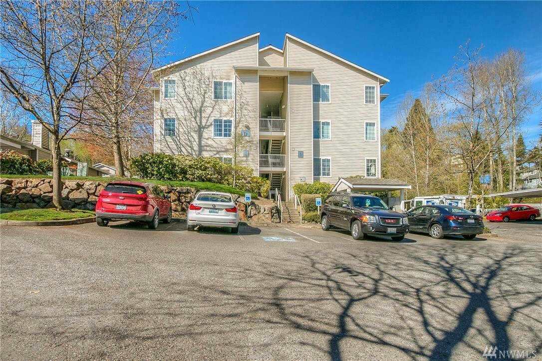 Property Photo:  801 Rainier Ave N D117  WA 98057 