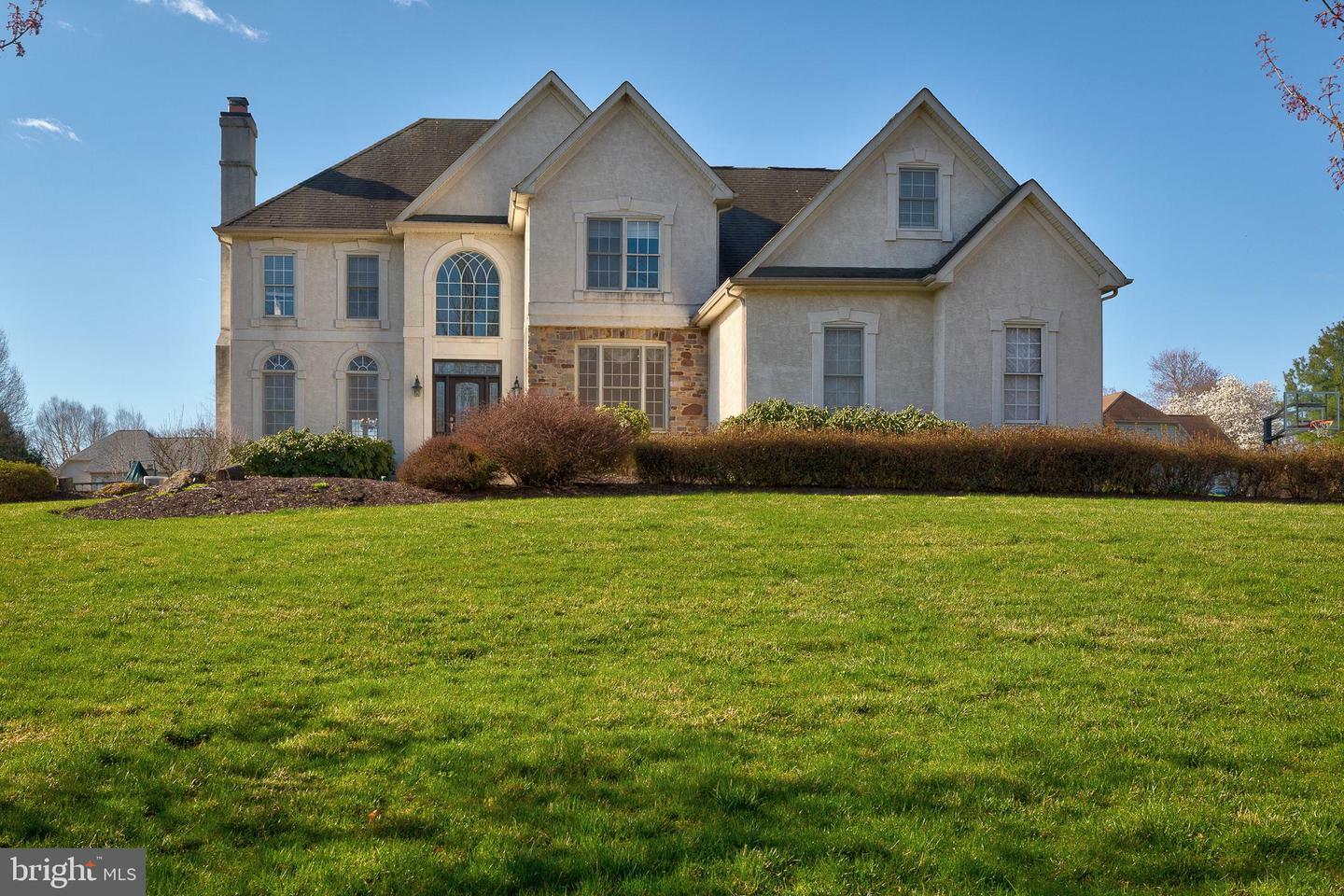 Property Photo: 29 Alexander Court PA 18940