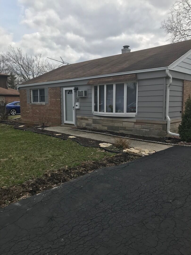 Property Photo:  11 Apple Lane  IL 60466 