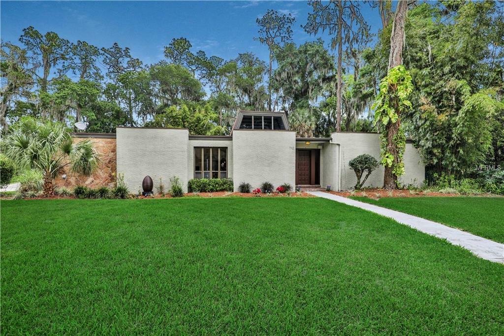 Property Photo:  712 W Pinedale Drive  FL 33563 