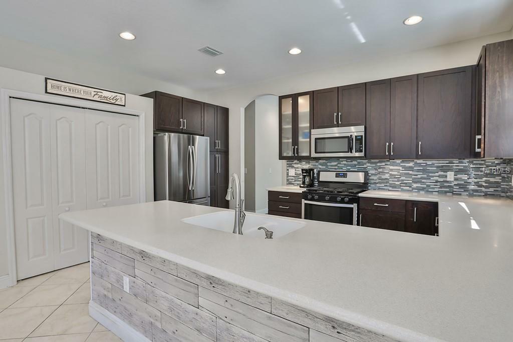 Property Photo: 6915 Monarch Park Drive FL 33572