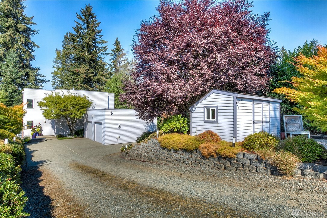 Property Photo: 16114 SE Lake Holm Rd WA 98092