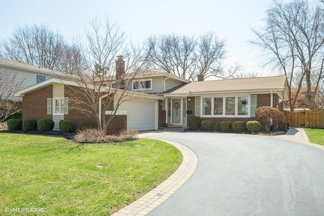 Property Photo:  403 East Ivy Lane  IL 60004 