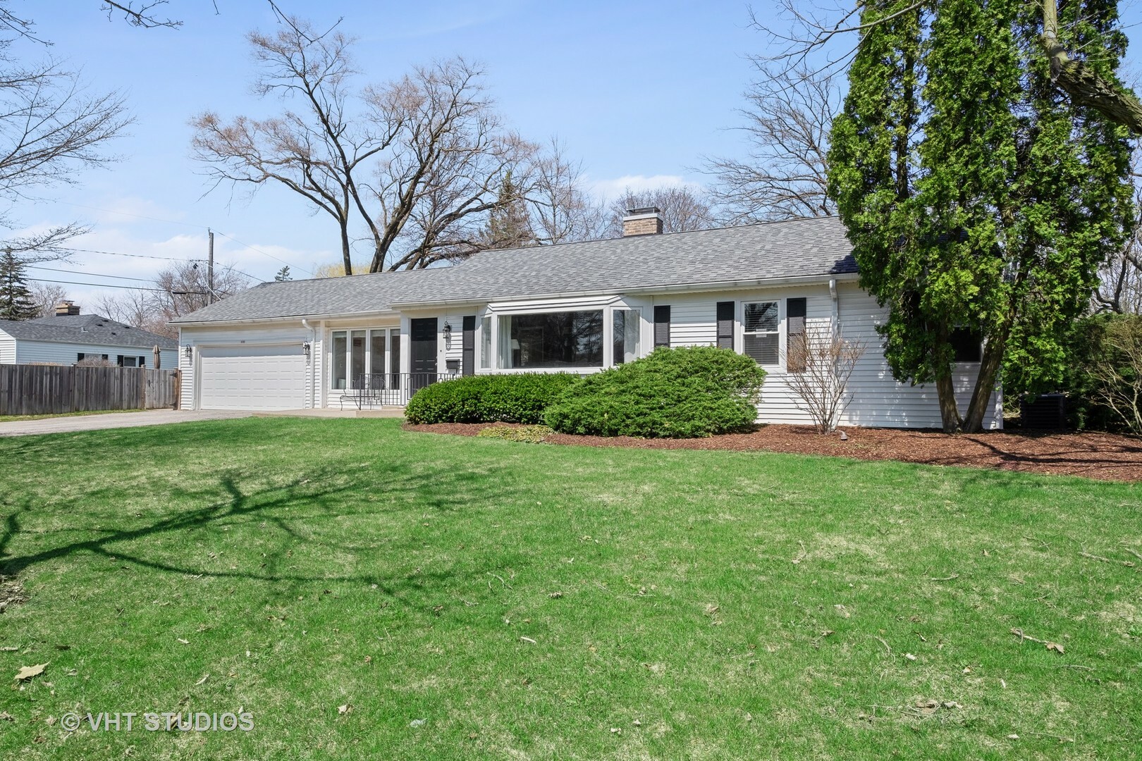 Property Photo:  1685 Midland Avenue  IL 60035 