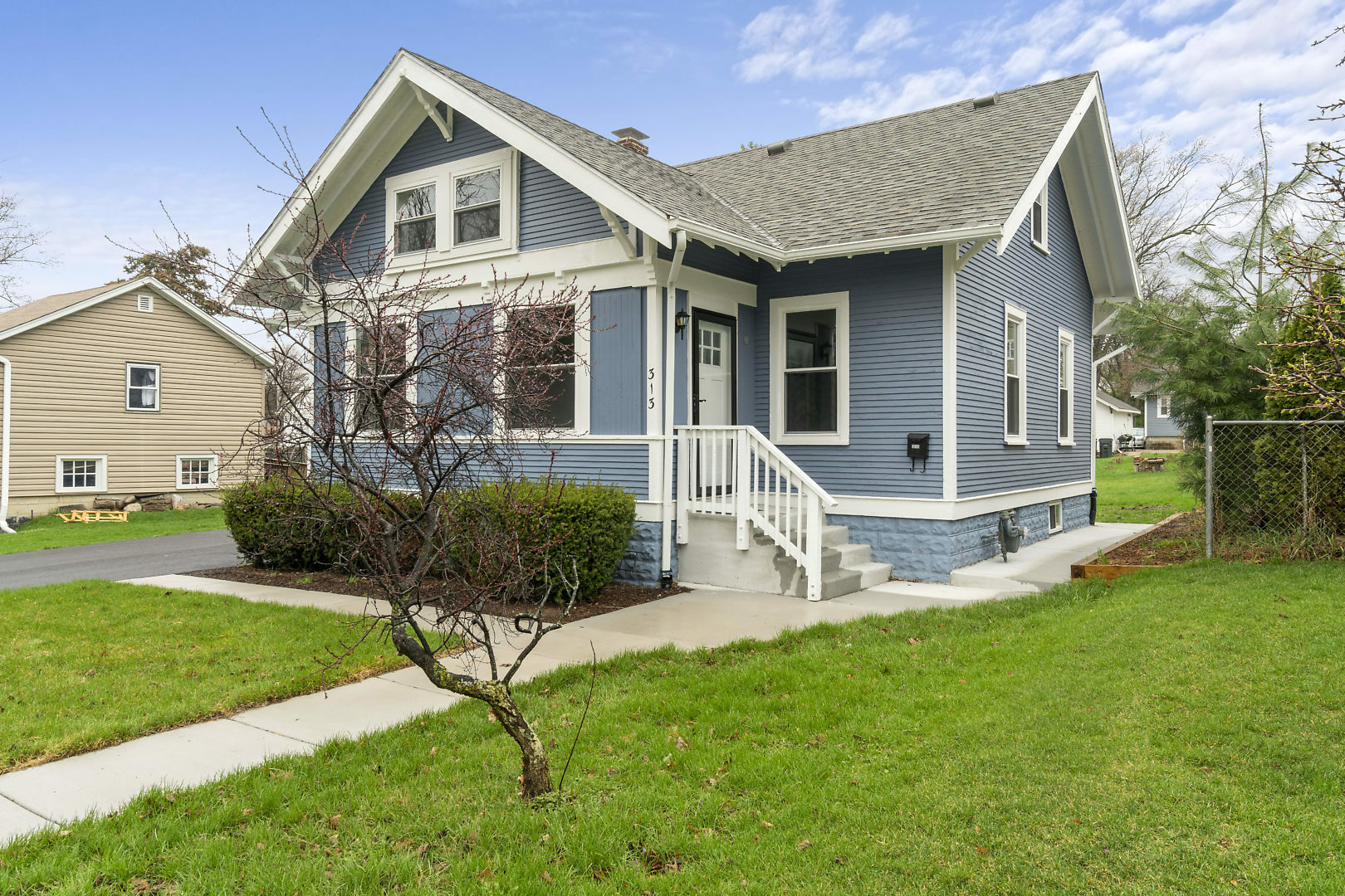 Property Photo: 313 East Stimmel Street IL 60185