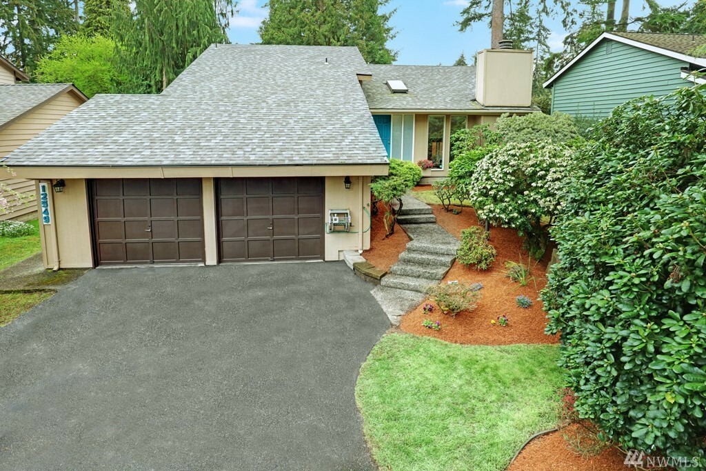 Property Photo:  12549 12th Ave NE  WA 98125 