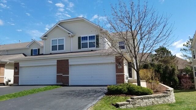 Property Photo: 351 Buckingham Court IL 60148