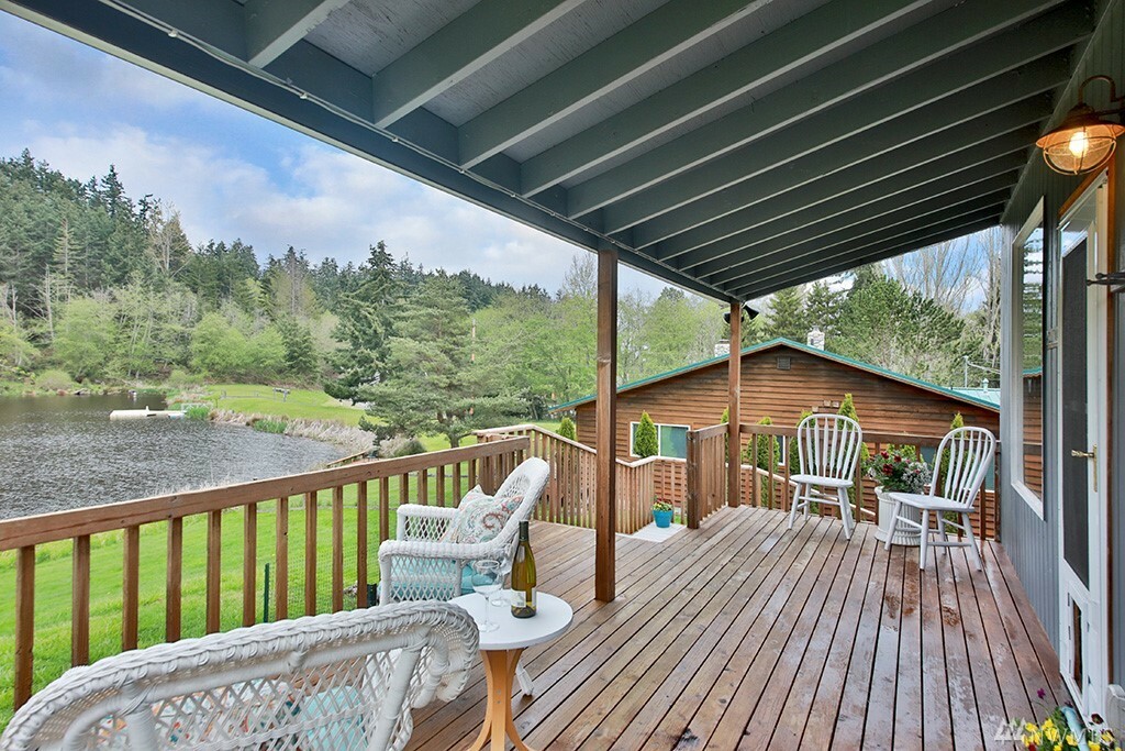 Property Photo:  1195 Honeymoon Lake Dr  WA 98253 