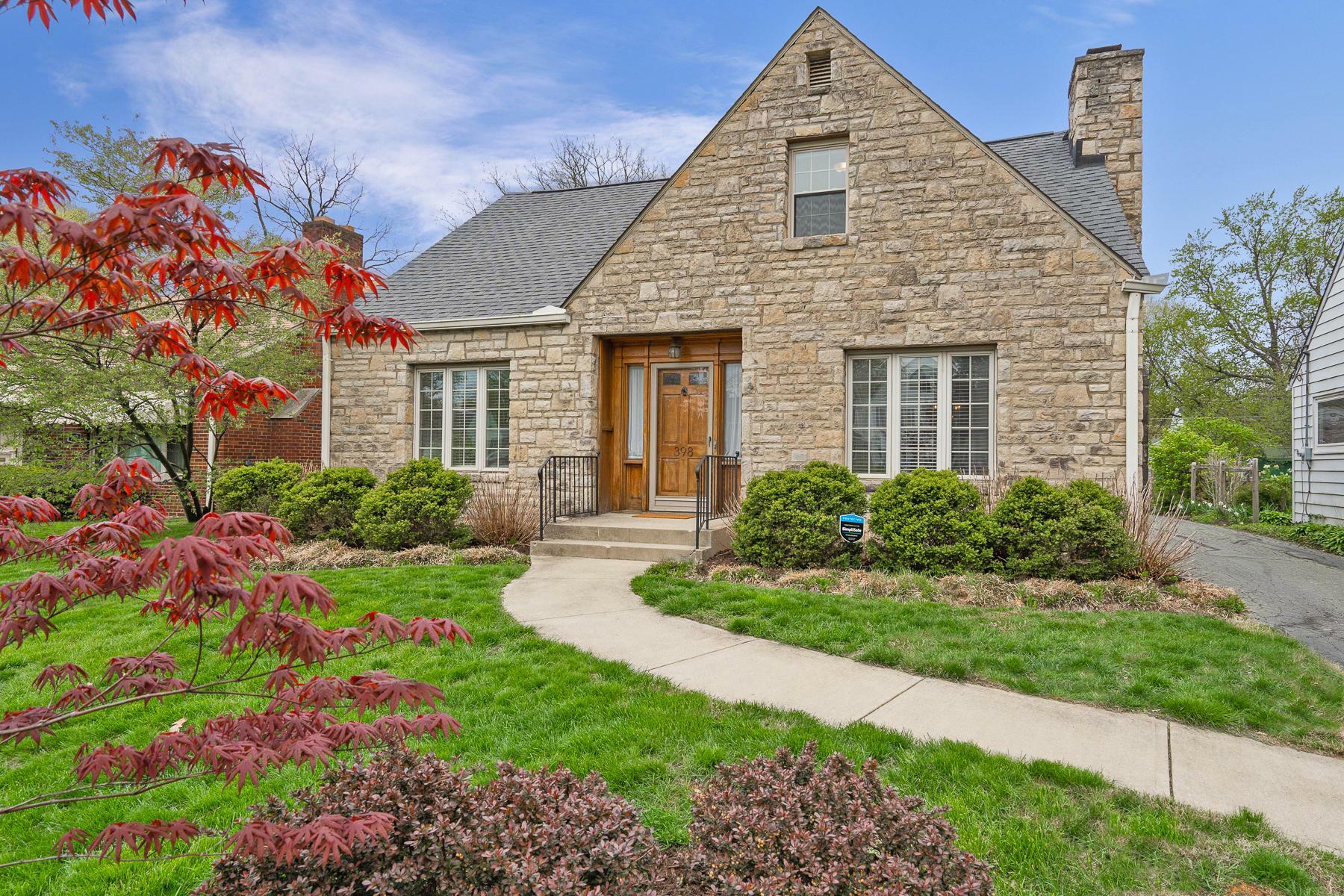 Property Photo: 398 E Torrence Road OH 43214