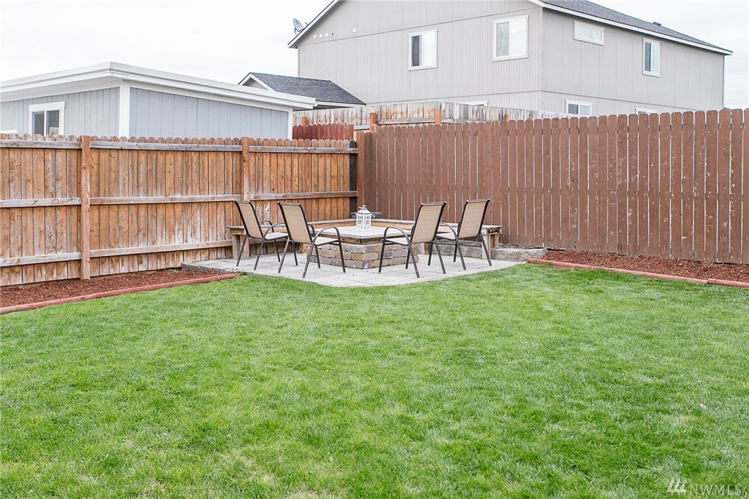 Property Photo:  709 S Taft St  WA 98837 