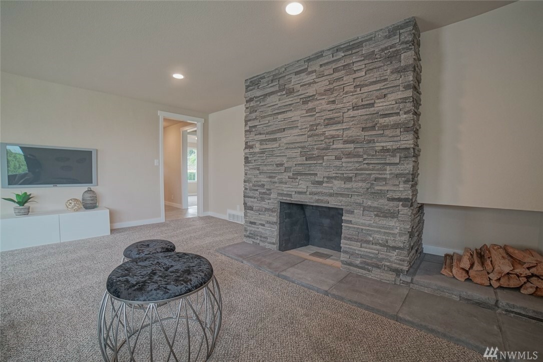 Property Photo: 3431 16th Ave S WA 98144