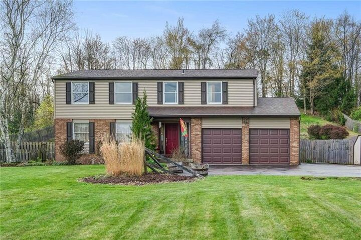 112 Windermere Dr  Middlesex Twp PA 16059 photo