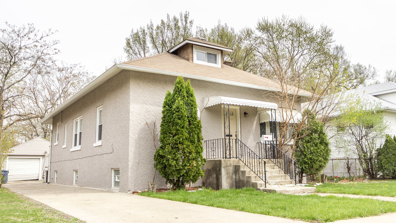 Property Photo:  1905 South 2nd Avenue  IL 60153 