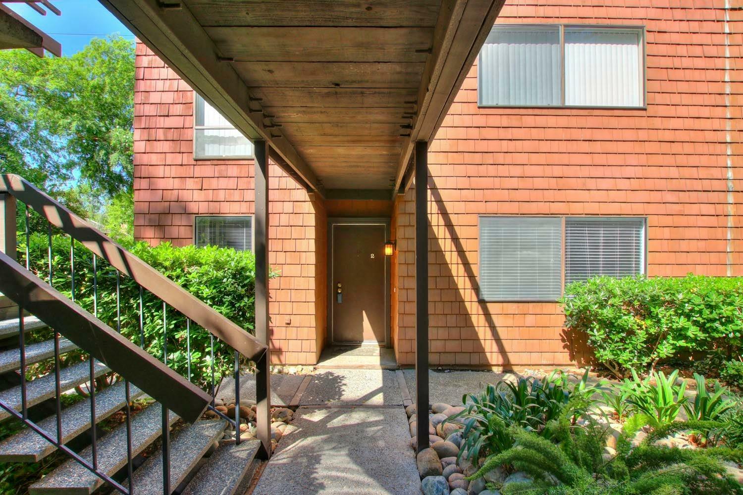 Property Photo:  790 East Woodside Lane 2  CA 95825 