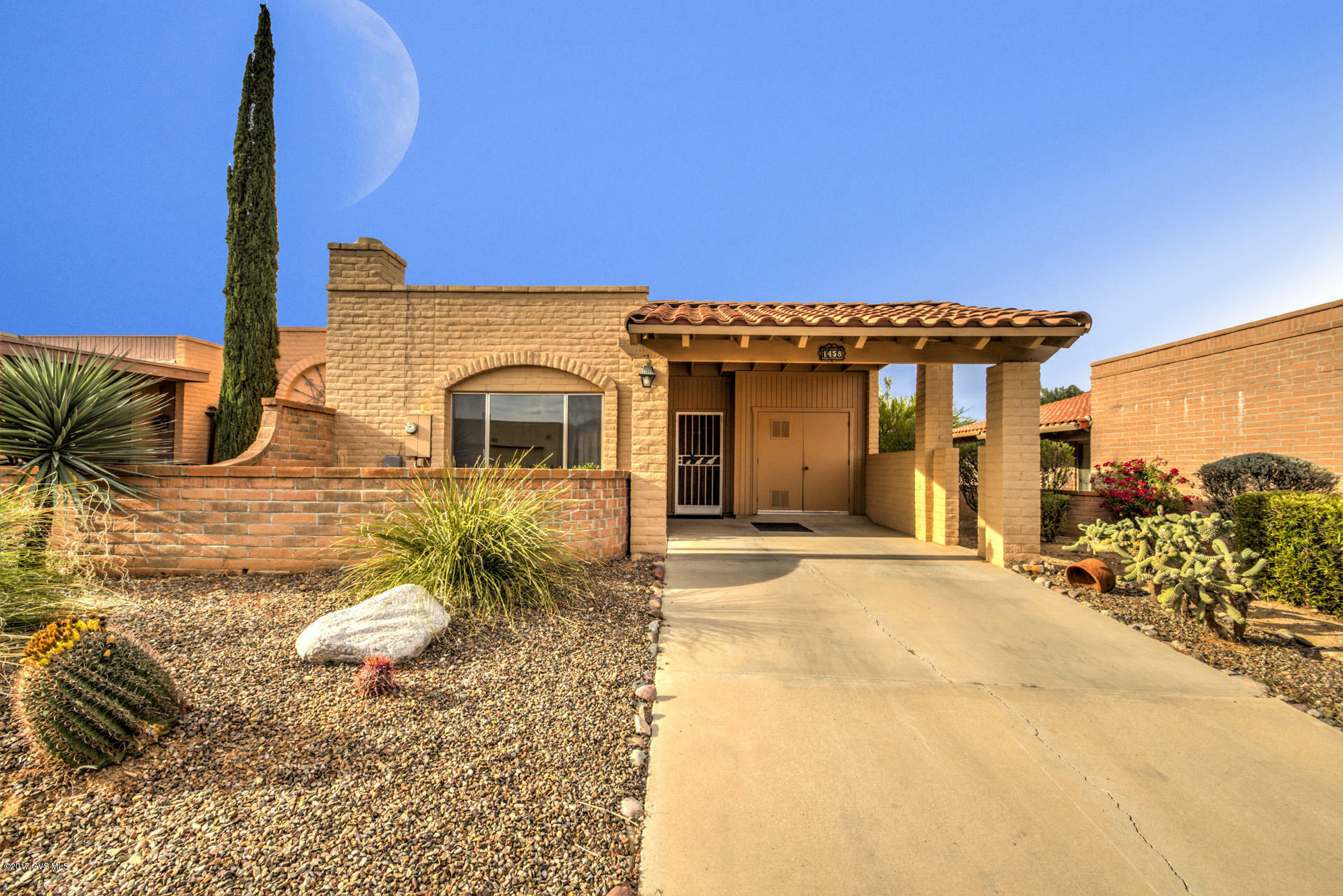 Property Photo:  1458 W Via De Roma  AZ 85622 