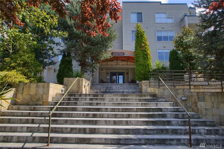 Property Photo: 6970 California Ave SW B202 WA 98136