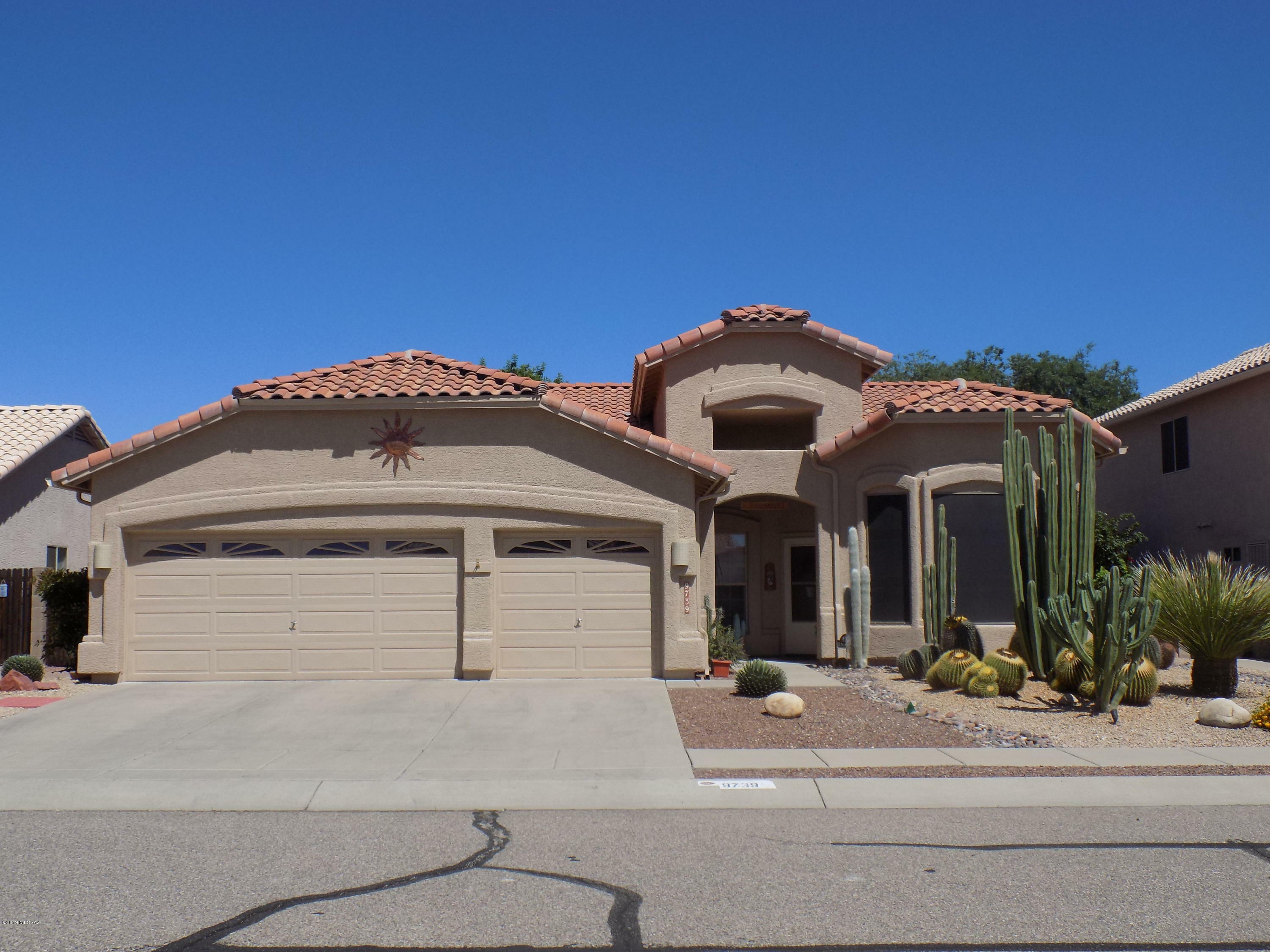 Property Photo:  9739 E McAndrew Court  AZ 85748 