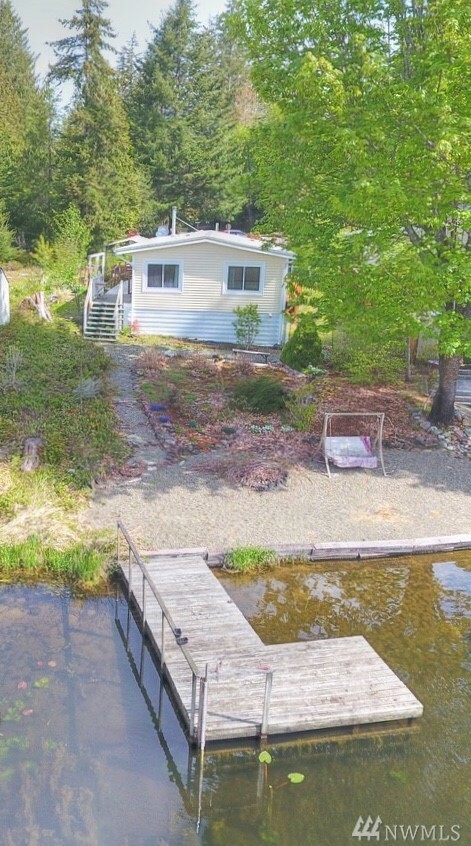 Property Photo:  110 SE Crescent Dr  WA 98584 