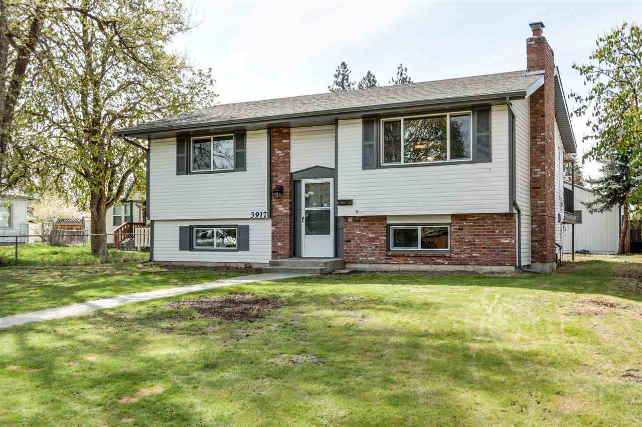 Property Photo: 3917 W Princeton Ave WA 99205-1860