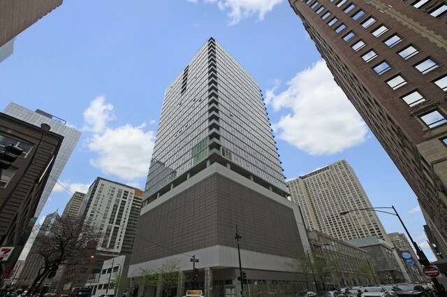 Property Photo:  550 North St Clair Street 1007  IL 60611 