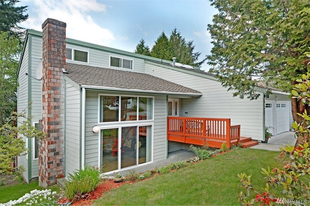 Property Photo: 9821 159th Place NE WA 98052