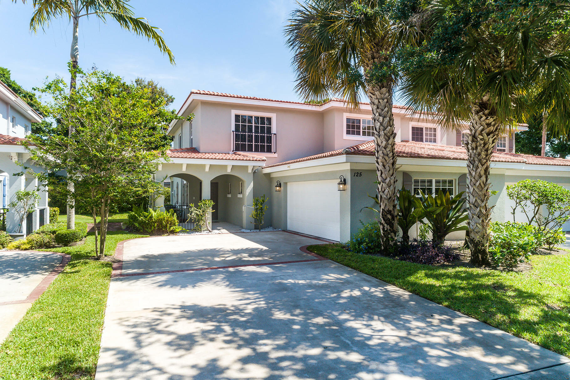 Property Photo:  125 Owl Pointe Circle  FL 33458 