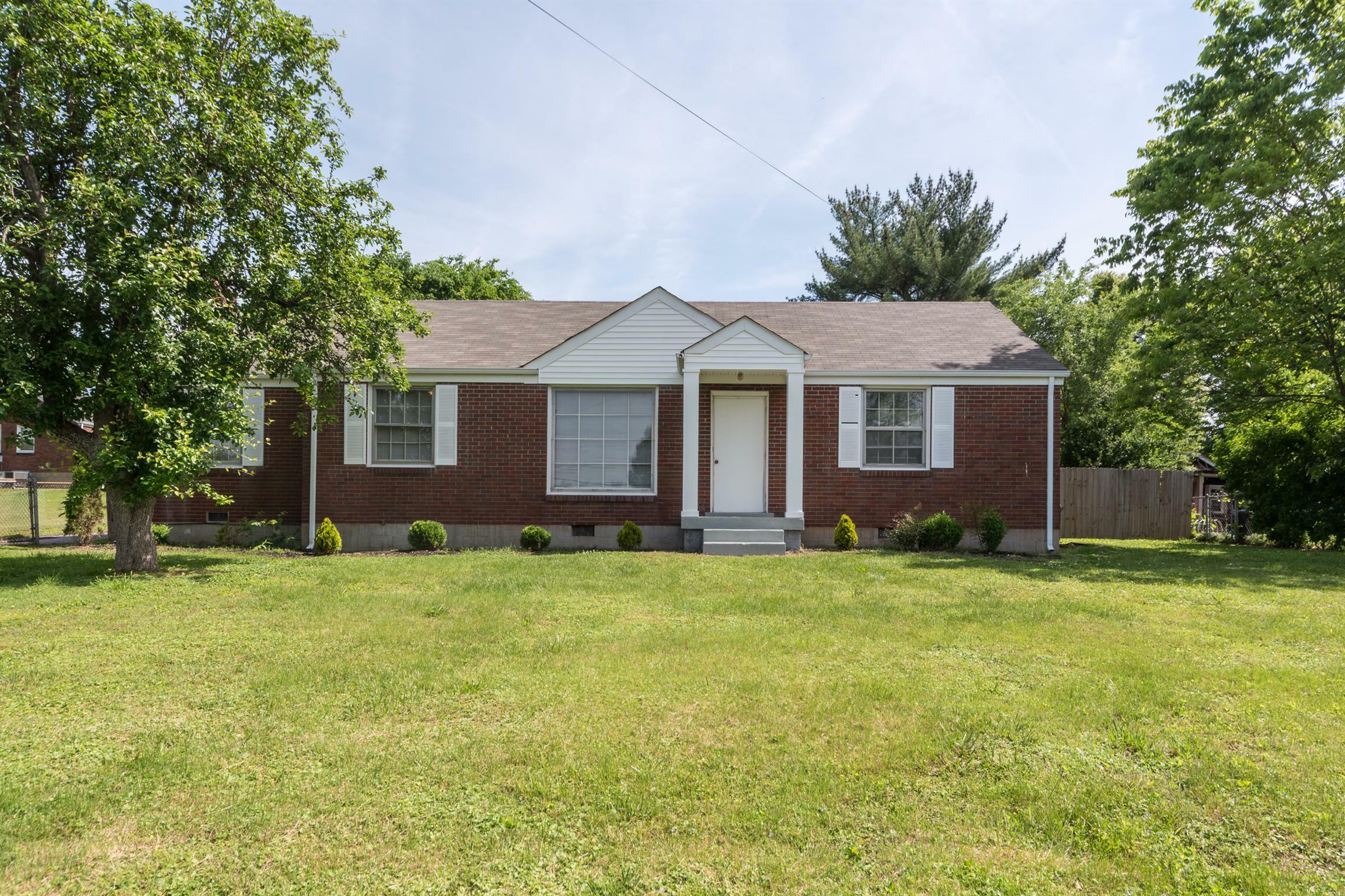 Property Photo: 2403 Gregory Dr TN 37216