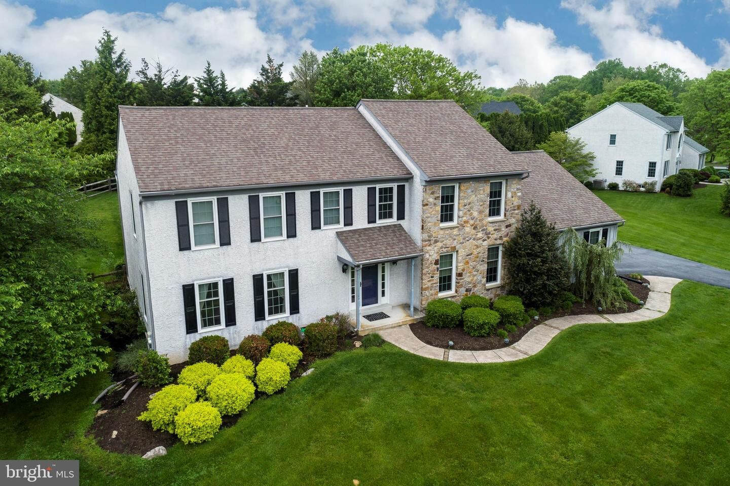 Property Photo:  800 Graystone Lane  PA 19335 