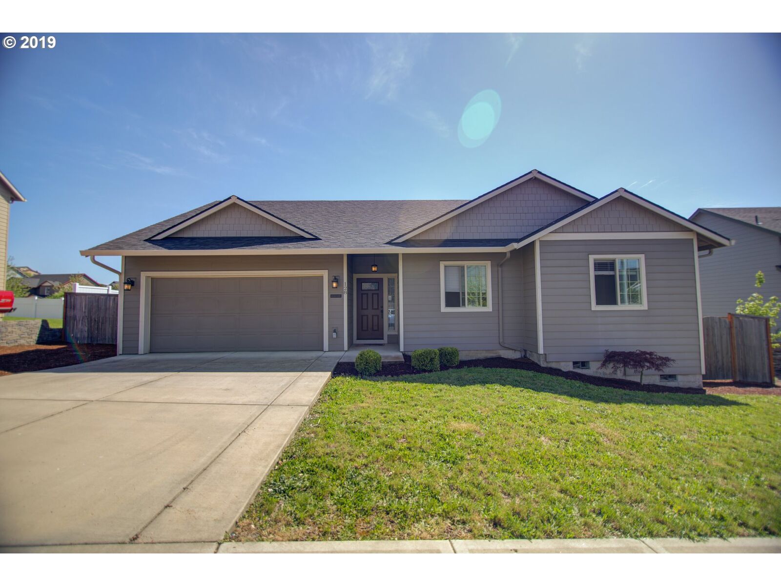 Property Photo:  128 SW Blue Heron Ct  OR 97128 