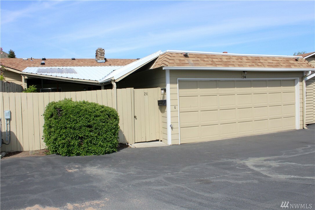 Property Photo: 201 S Elliott 24 WA 98801