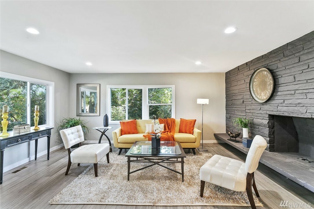 Property Photo: 3945 S Elmgrove St WA 98118