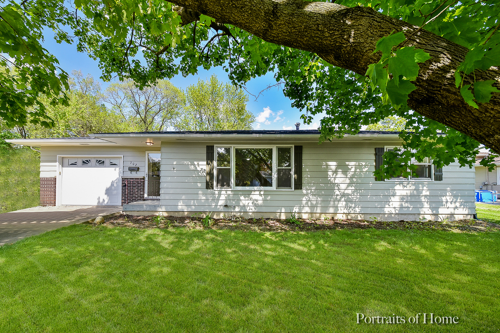 Property Photo:  702 North West Street  IL 60545 