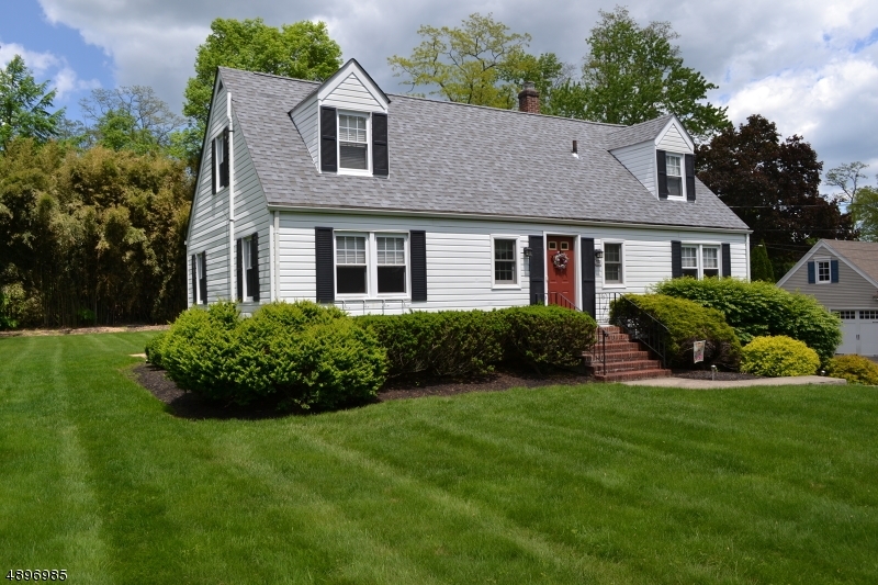 Property Photo:  199 W Oak Street  NJ 07920 