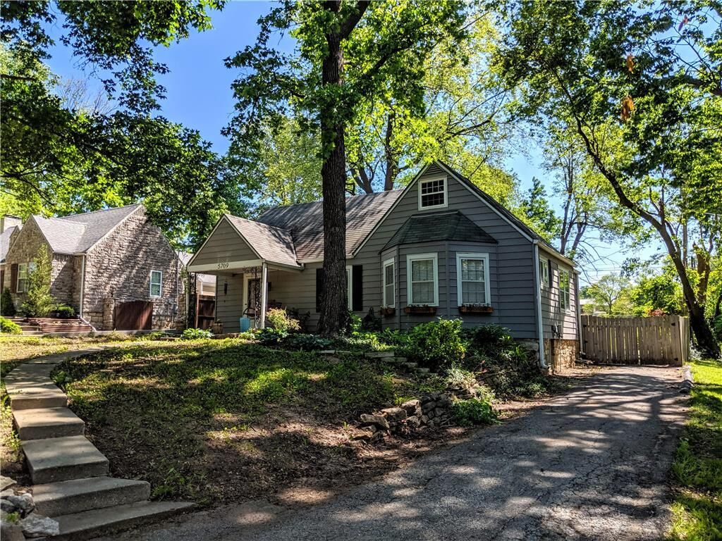 Property Photo: 5709 Goodman Street KS 66202