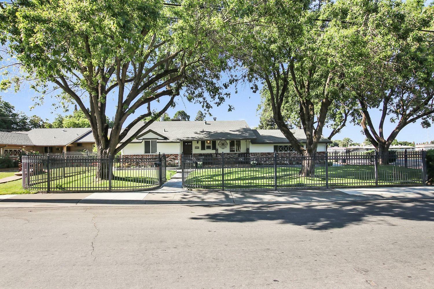 Property Photo:  830 Rio Tierra  CA 95833 