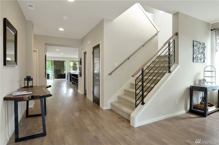 Property Photo: 650 SE 11th St WA 98045