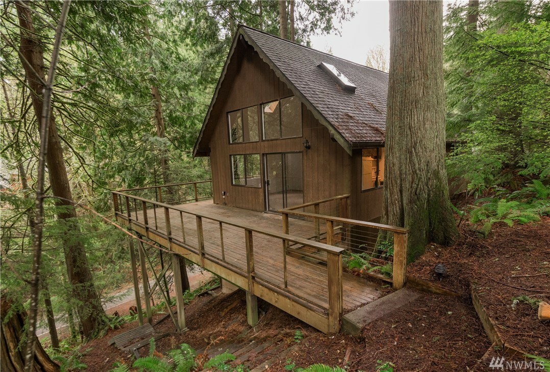 Property Photo:  32 Maple Ct  WA 98225 