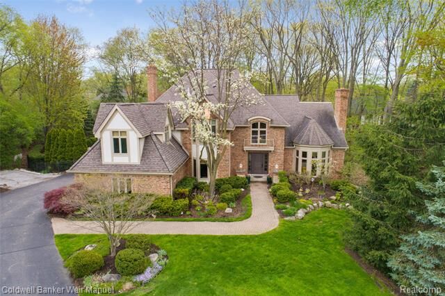 Property Photo: 314 Vailwood Court MI 48302