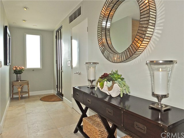 Property Photo: 6150 E Bayshore Walk 403 CA 90803