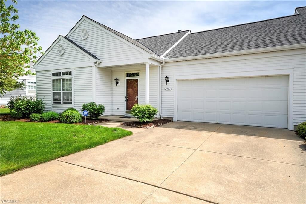 Property Photo: 2953 Framingham Lane OH 44087