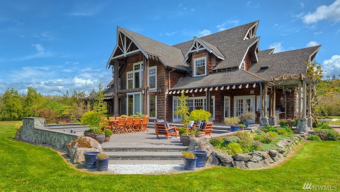 Property Photo: 18562 Swanson Lane WA 98292