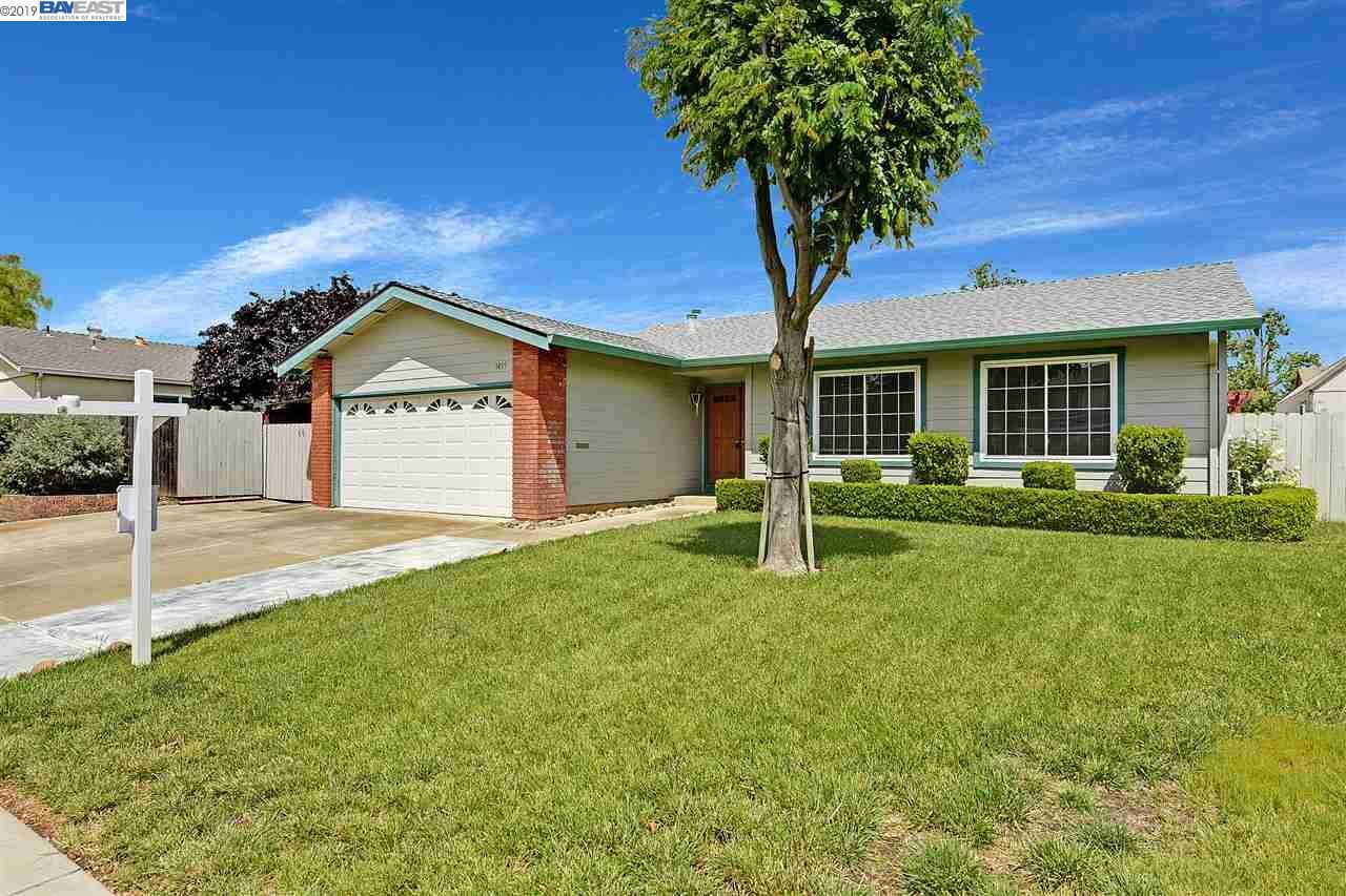 Property Photo:  1455 Arlington Rd  CA 94551 